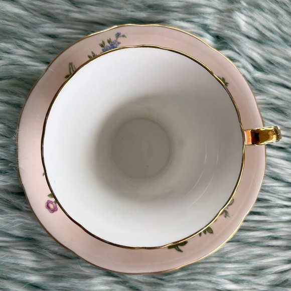 Vintage Ainsley Tea Cup and Saucer. - Picture 2 of 11